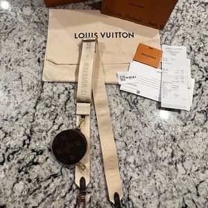 Authentic Louis Vuitton On The Go Pm bandolier strap with coin purse